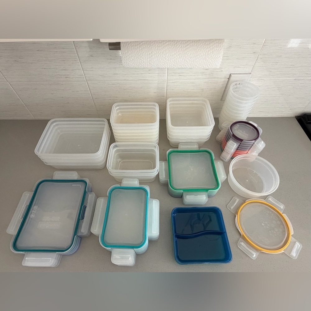 Snapware 62-Piece Plastic Food Storage Set